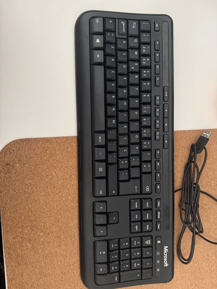 Monitor SyncMaster SA100 e Teclado Microsoft