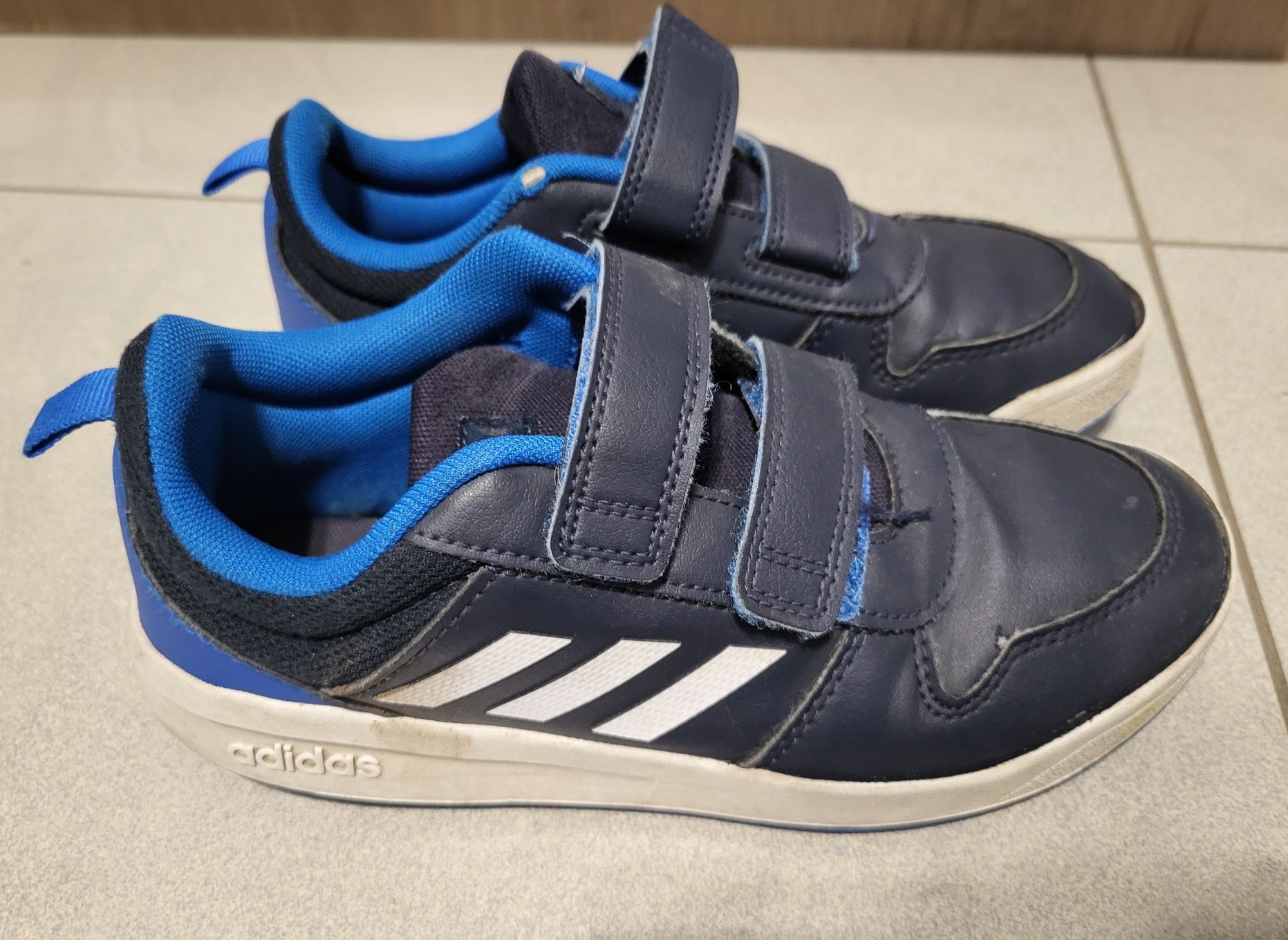 Buty Adidas Tensaur rozmiar 34