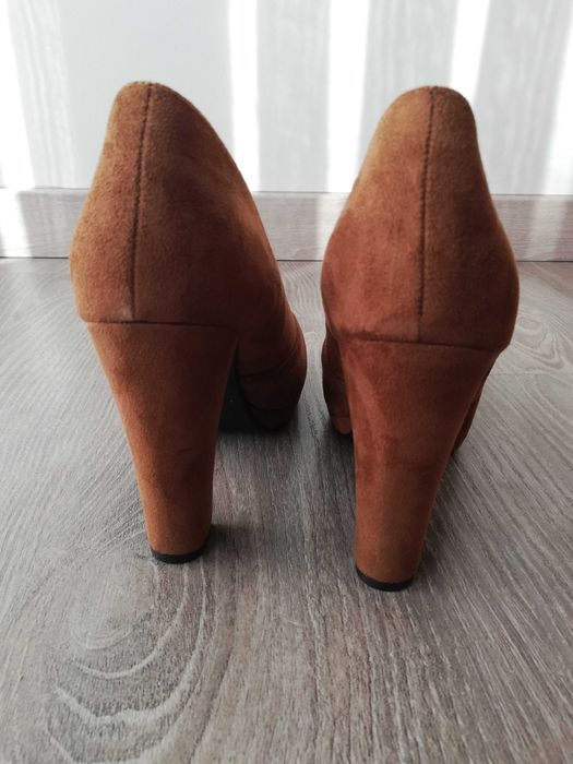 Botins novos camurça camel Tam 38