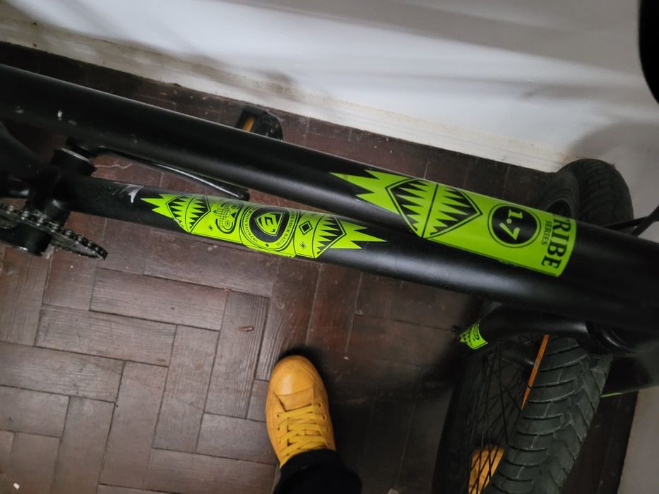 Bicicleta BMX de aro 20