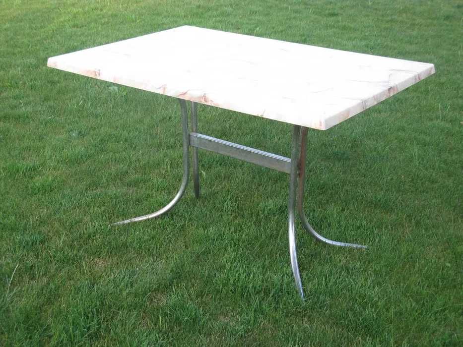 Стільці та столи