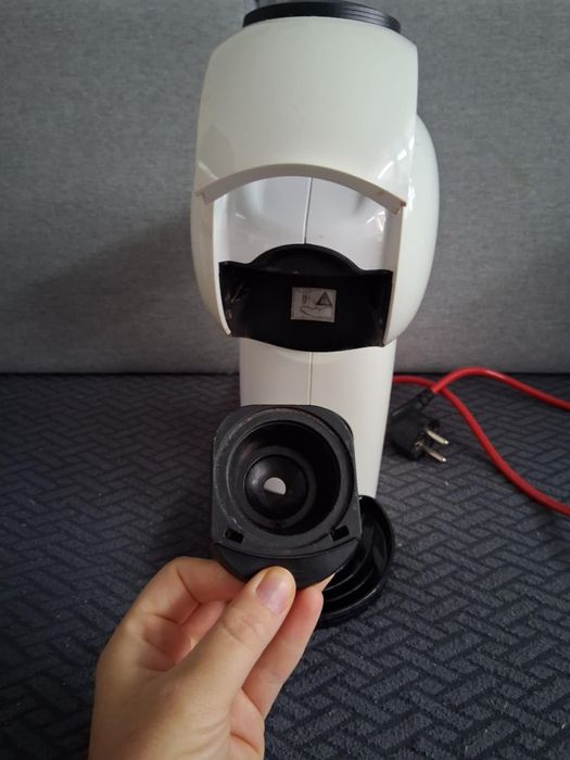 Ekspres na kapsułki NESCAFÉ Dolce Gusto GENIO S KP240