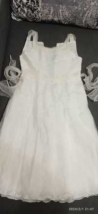 Нарядне біле плаття для дівчинки на  8-10 років.