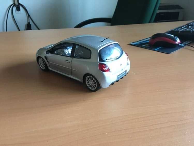Clio 3 RS phase 1 Solido 1/18