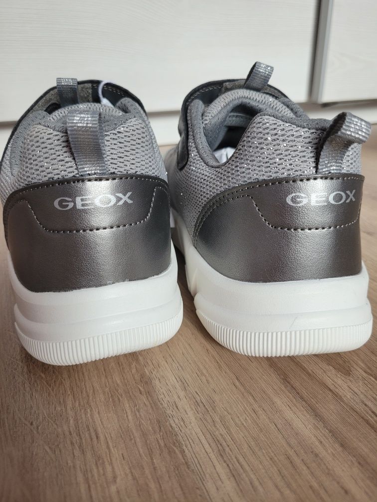 Sneakersy Geox damskie 39