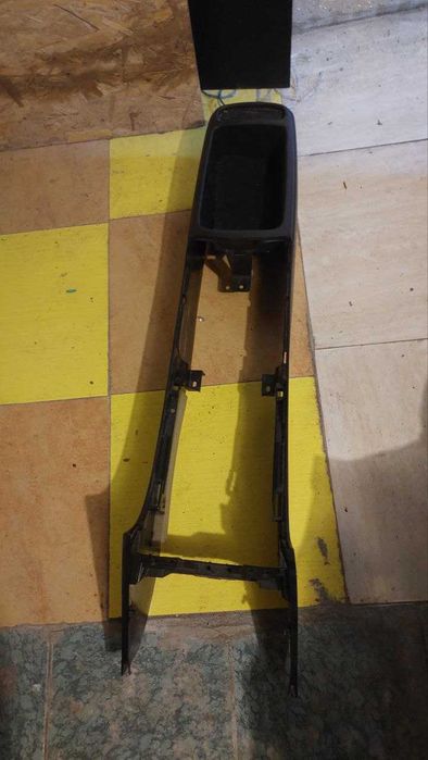 Консоль центальная Mazda 6 2005 GJ6S64421