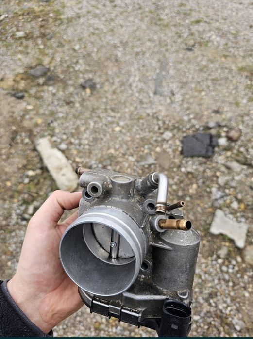 Audi a4 b6/b7 głowica 2.0 Alt posiadam też  przepustnice 2.0alt