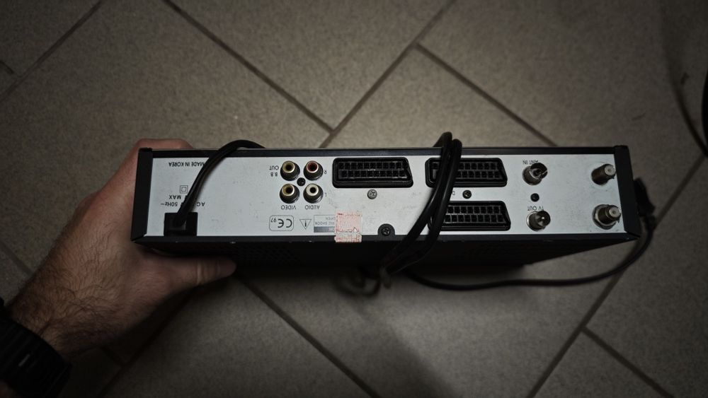 Tuner satelitarny Koscom KSR-4020LT
