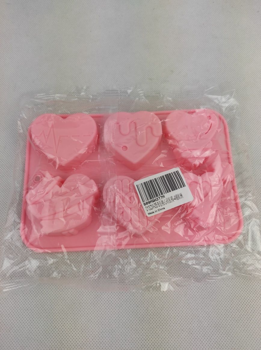 NOWE Foremki do czekoladek Walentynki serduszka silikon 6 zagłębień
