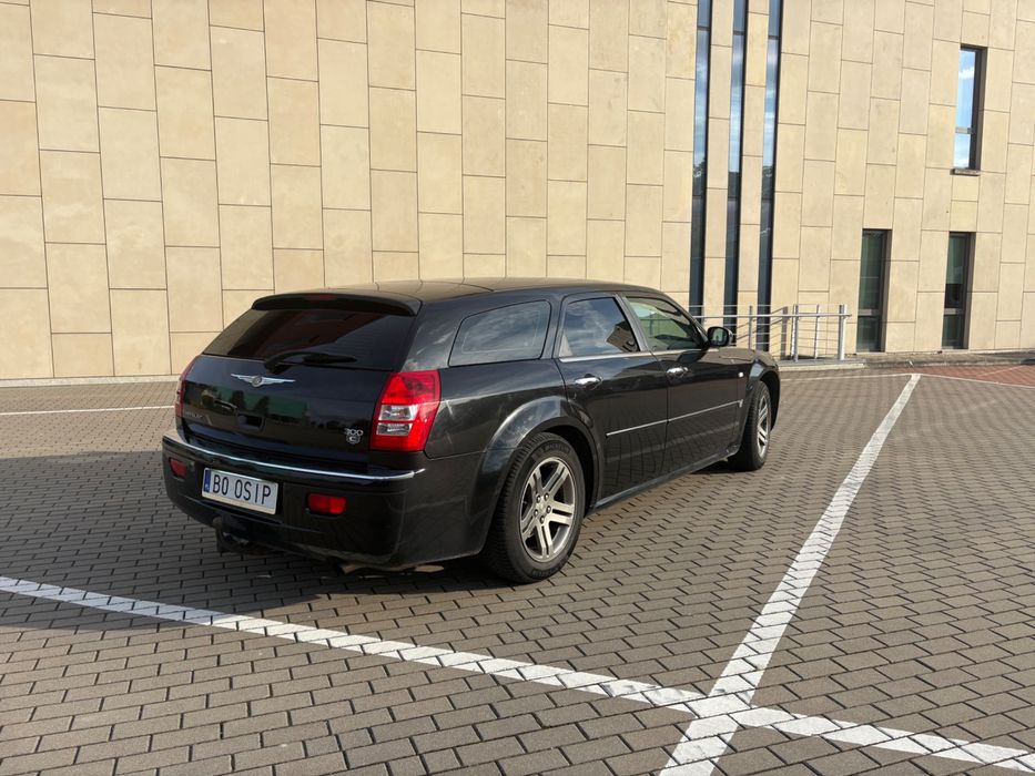 Piękny Chrysler 300 C