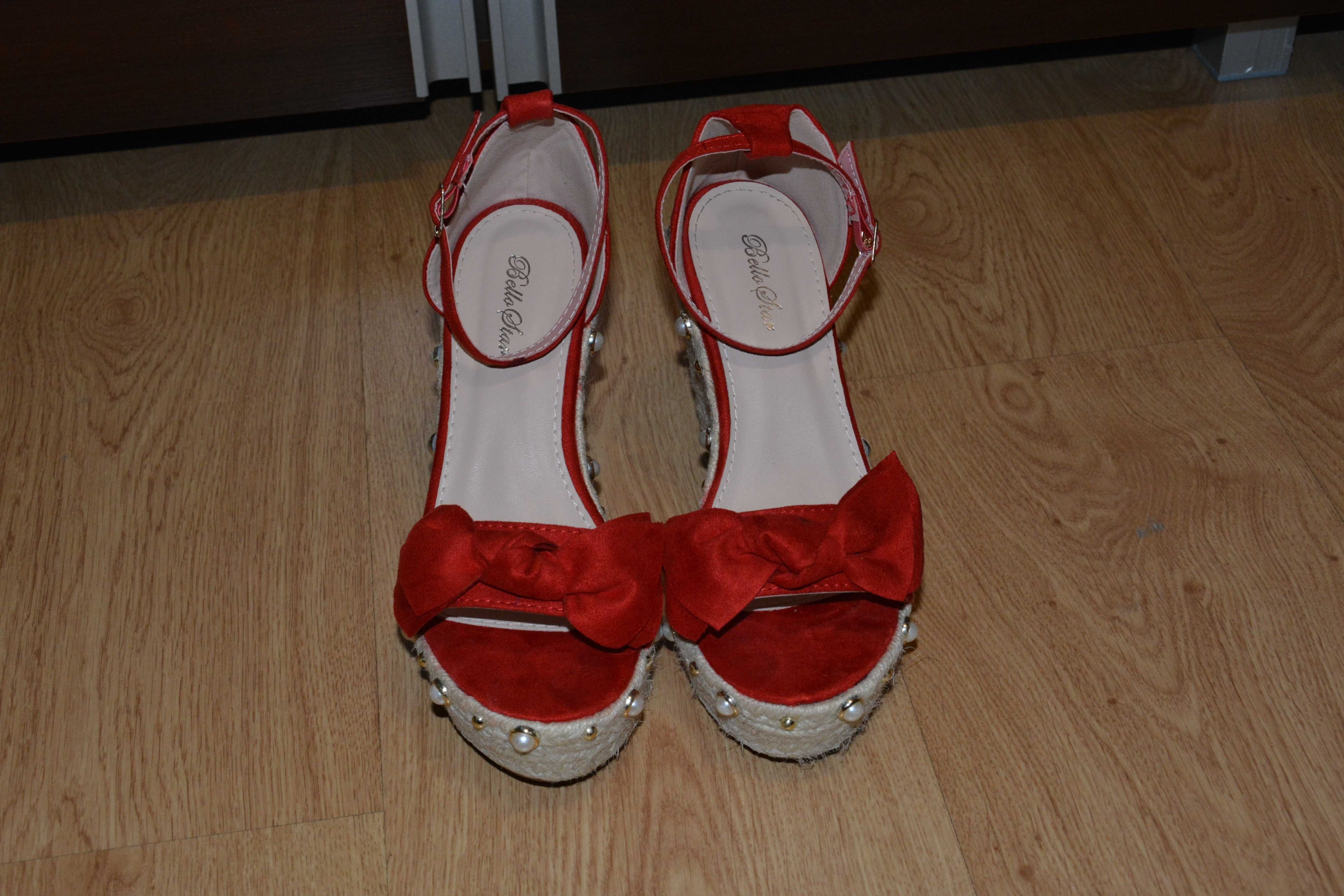 Nowe czerwone sandały na koturnie espadryle z kokardami i perełkami 38