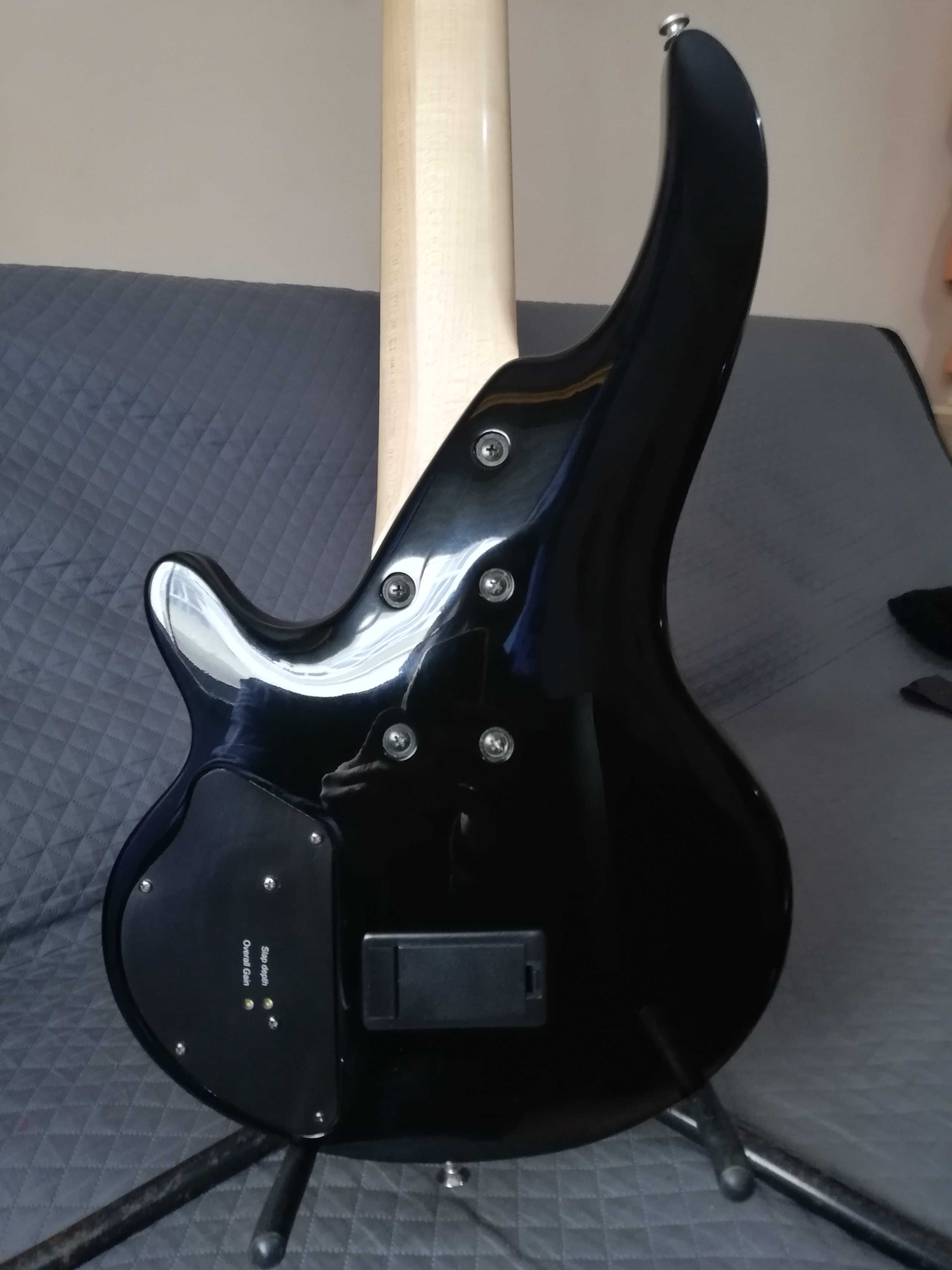 Baixo CORT curbow5 com pickup ativo bartolini  320€