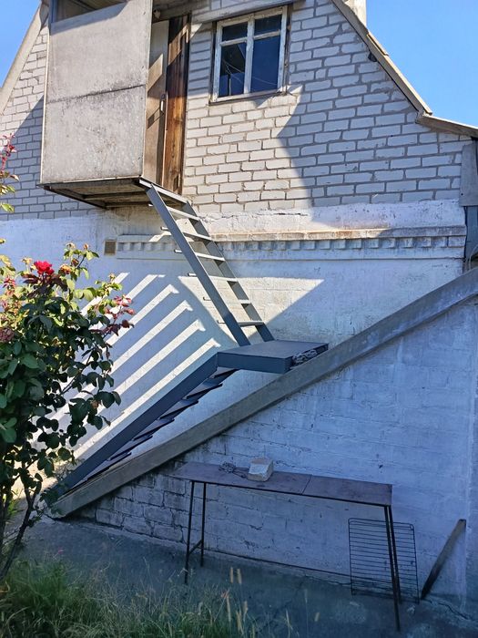 Продам гарний будинок в Діївкі 2