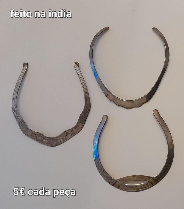 Várias bijuterias