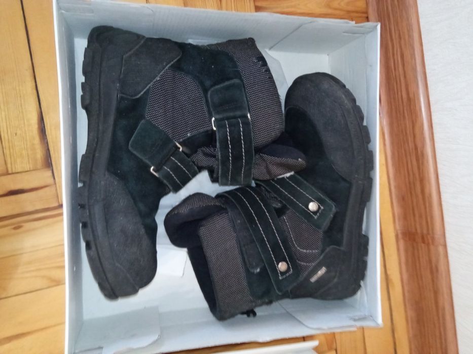 Продам зимние ботинки на мальчика Minimen