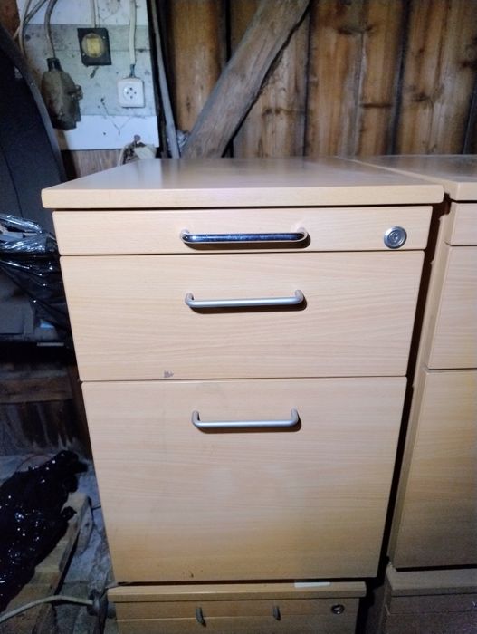 Kontenerek biurowy z szufladami wymiary szafka biurowa