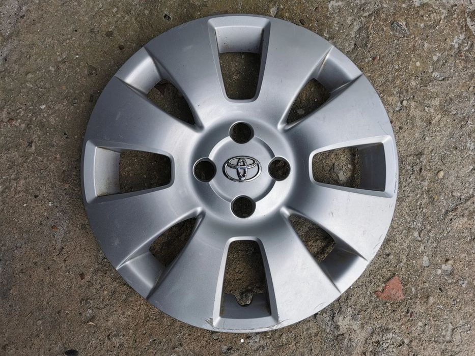 Toyota Yaris Corolla Auris Verso Kołpak 15&quot; 1 szt