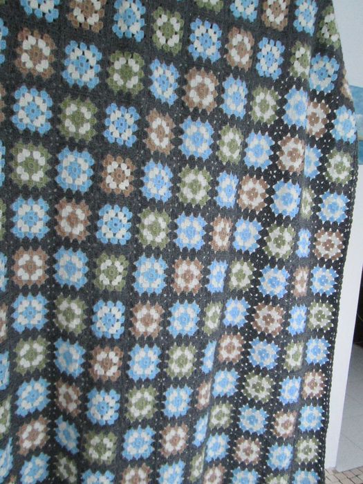 Manta de lã em crochet feito à mão