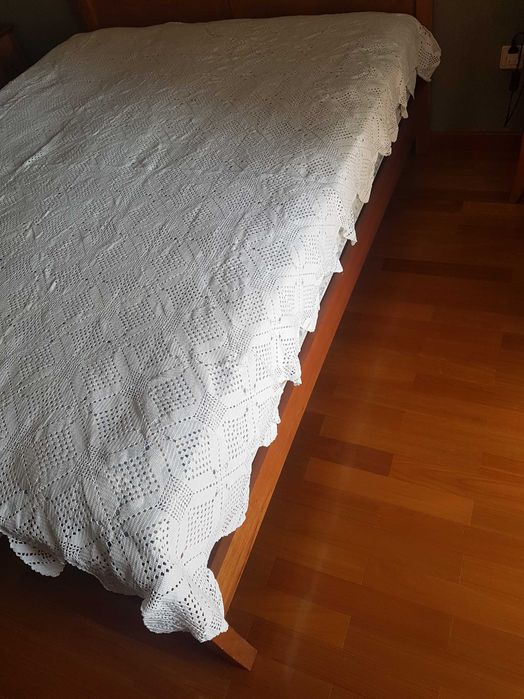 Colcha em renda para cama de casal