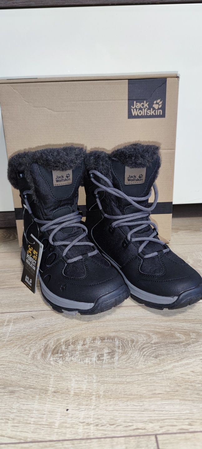 Ботинки женские Jack Wolfskin THUNDER BAY TEXAPORE MID W черные