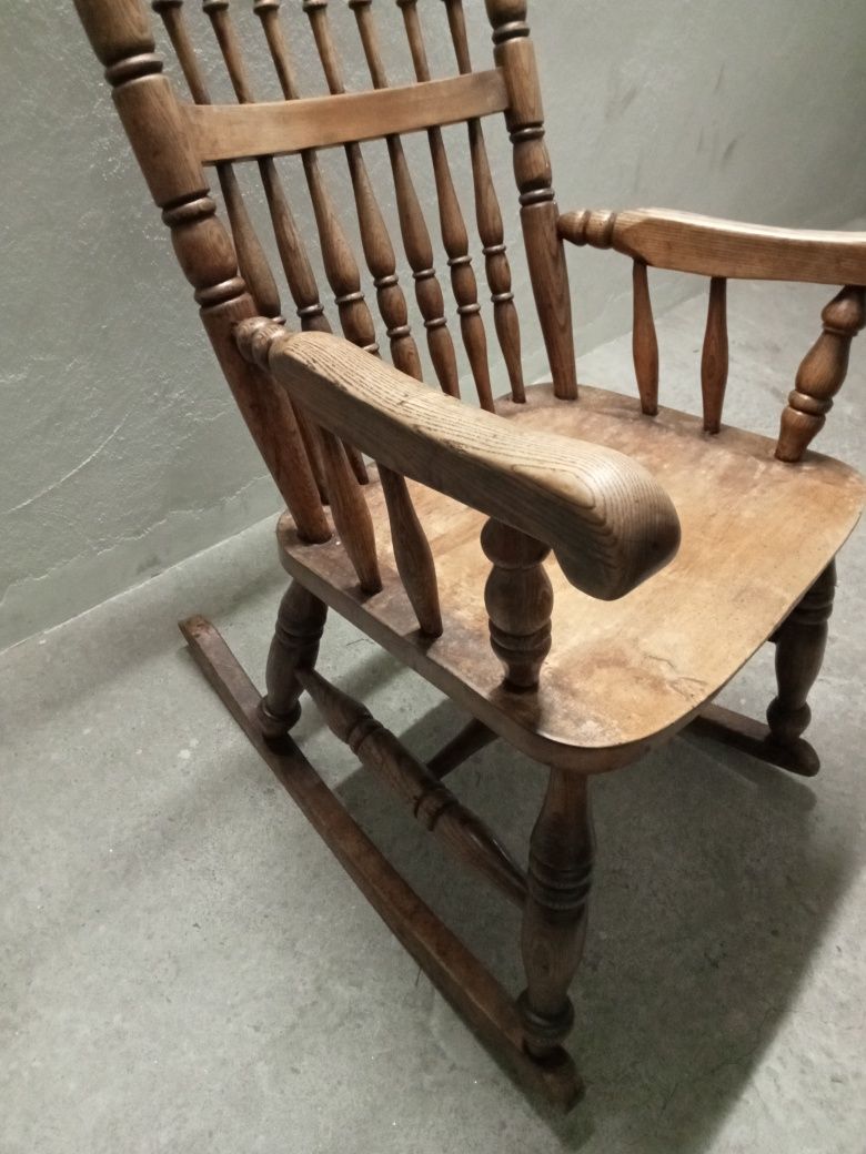 Krzesło drewniane na biegunach, bujak