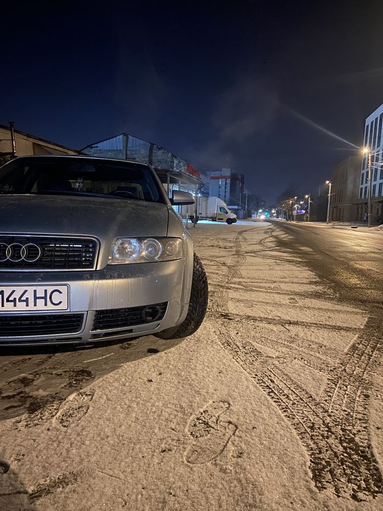 Ауді а4 б6 , 2.4 бензин.