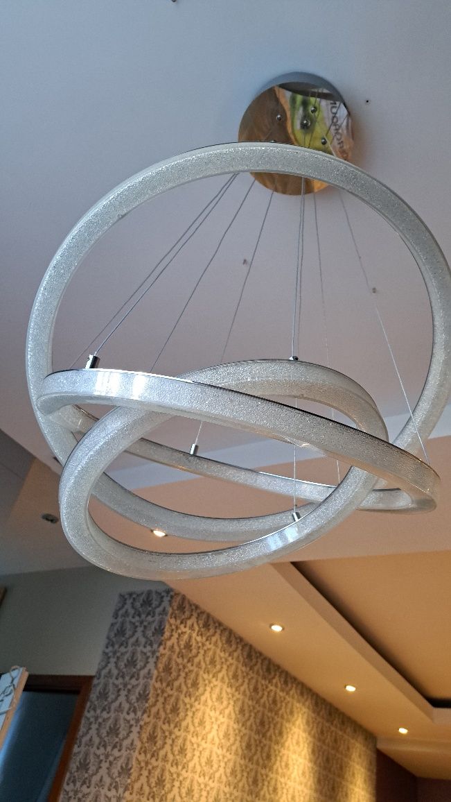 Lampa pierścienie led