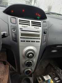 Toyota Yaris II radio Fabryczne