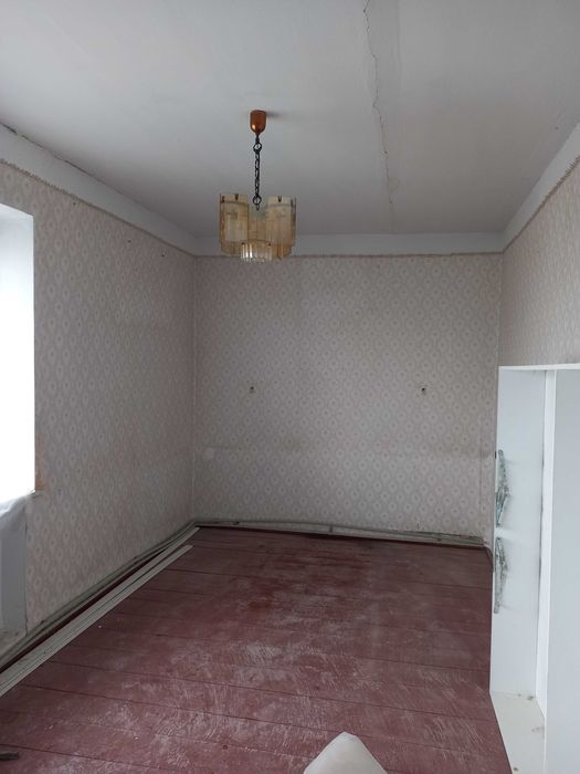 Продам 3-кімнатну квартиру з ділянкою