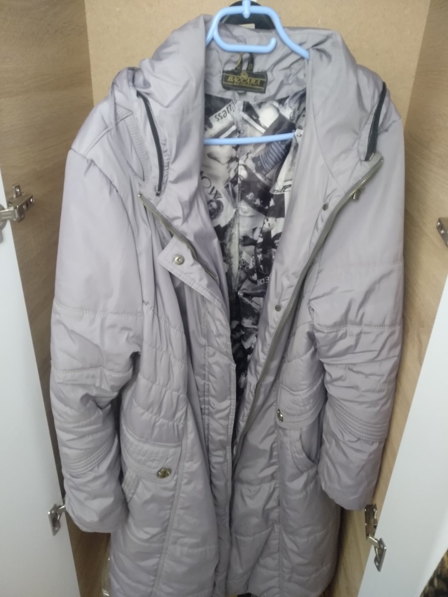 Продам осенне- зимнее пальто , размер 60, лёгкое теплое