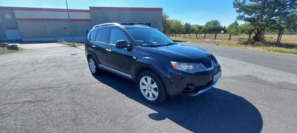 Outlander 2.0 DiD, 170 KM, 7 osób, napęd 4x4, SUV, salon Polska