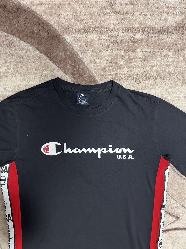 Футболка Champion на лампасах