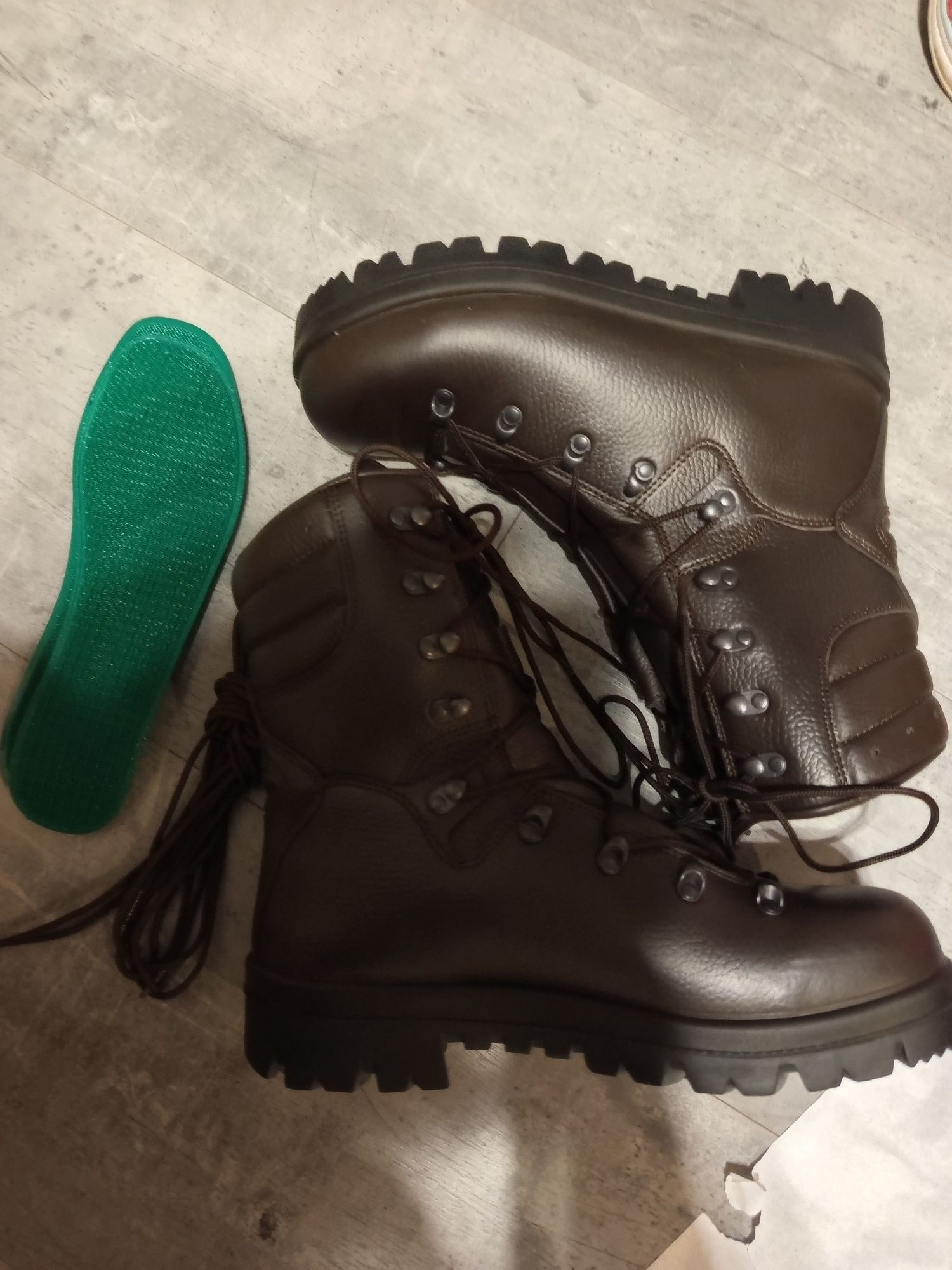 Buty wzór MON rozmiar 27.5 / 42.5 wzór 933A/MON wkładka 28 cm