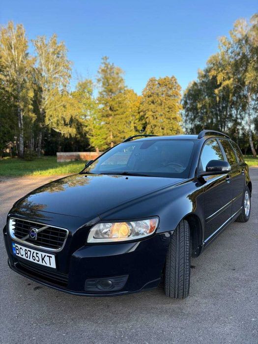 Продам Volvo v50 2009рік 1.6d 110 к.с.