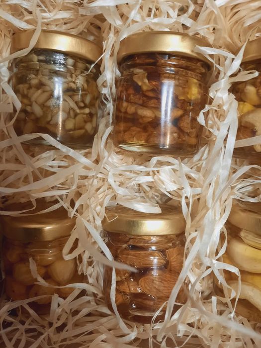 Подарунковий набір горіхи з медом