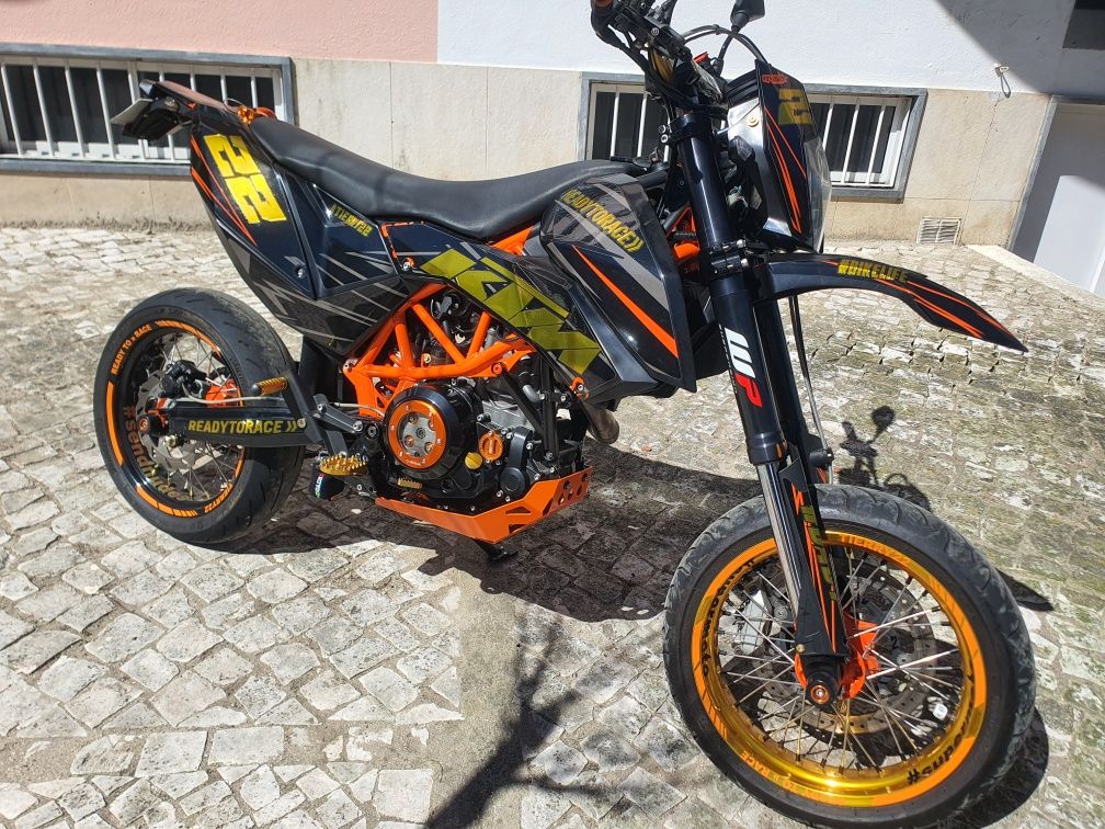 Vendo Ktm 690 sm