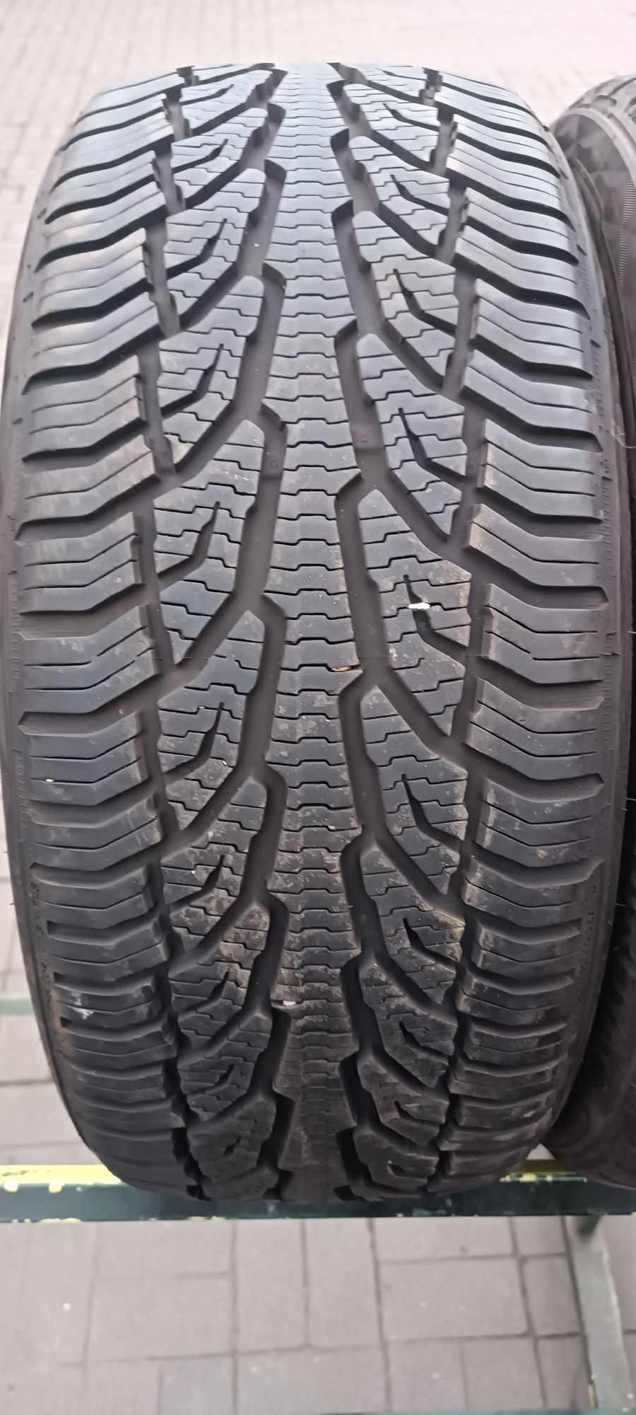 Opony całoroczne Uniroyal 225/40/18 Jarbet #C13