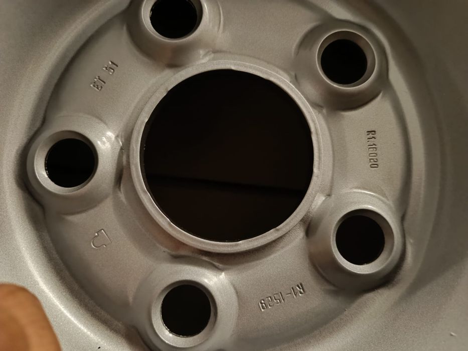 Sprzedam felgi stalowe