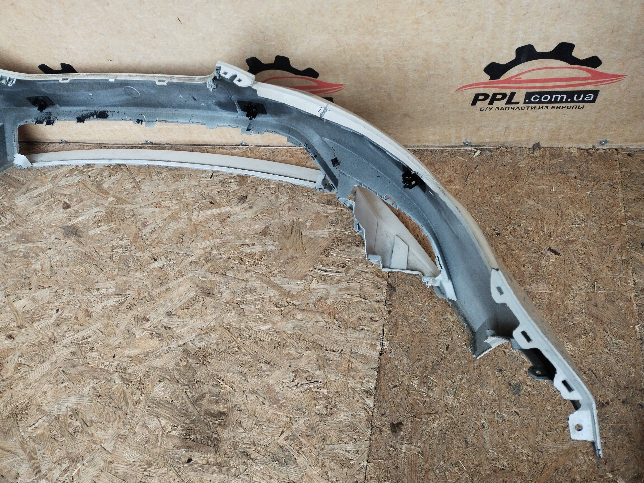 Seat Leon III 2012-2016  передний бампер 5F0807221 до рестайлинга