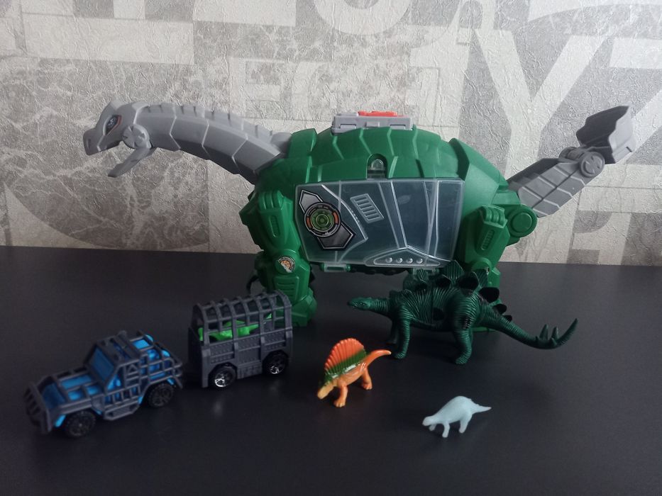 Динозавр іграшка