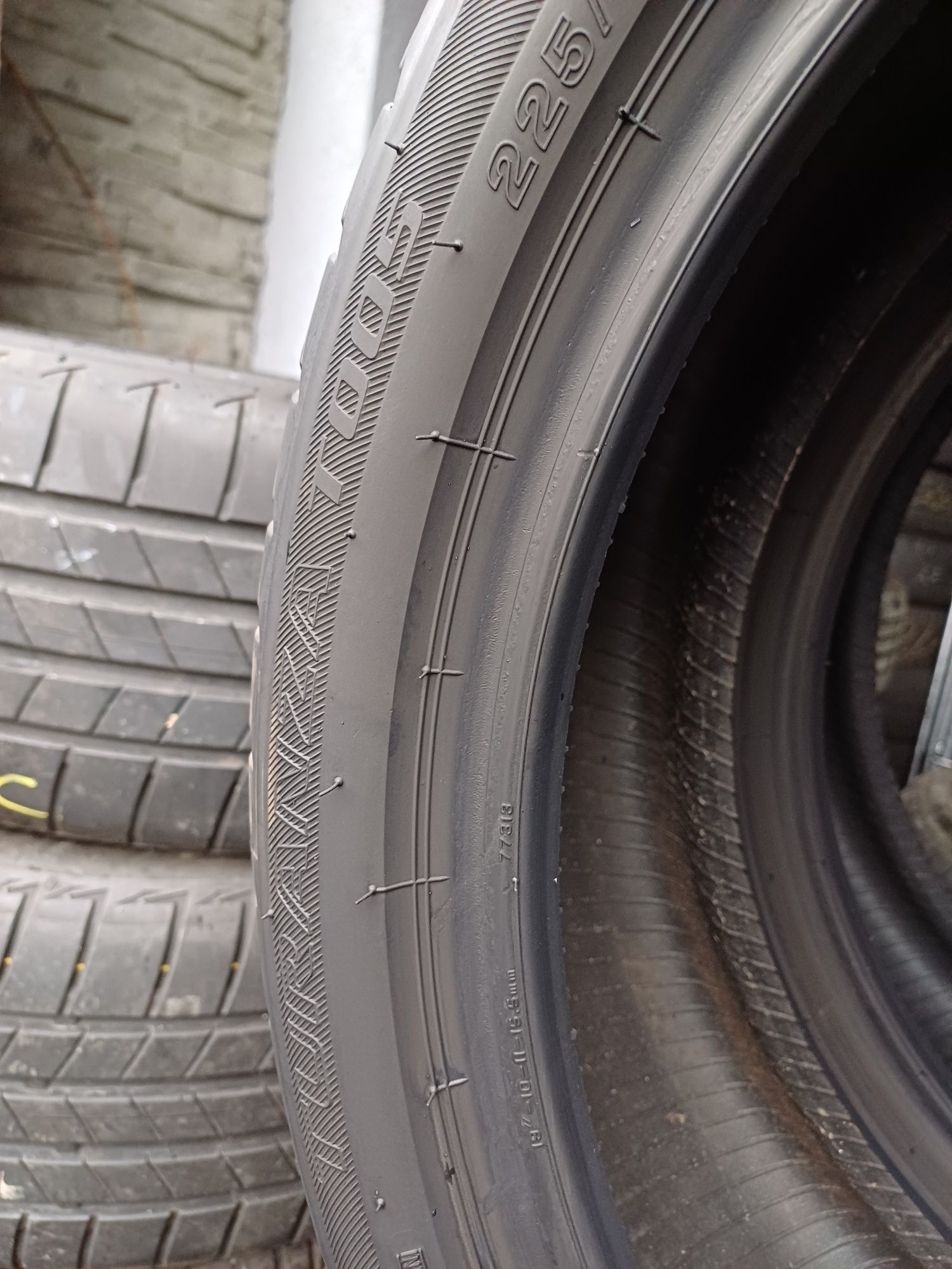 225/40/19 Sprzedam parę opon letnich Bridgestone Turanza M0