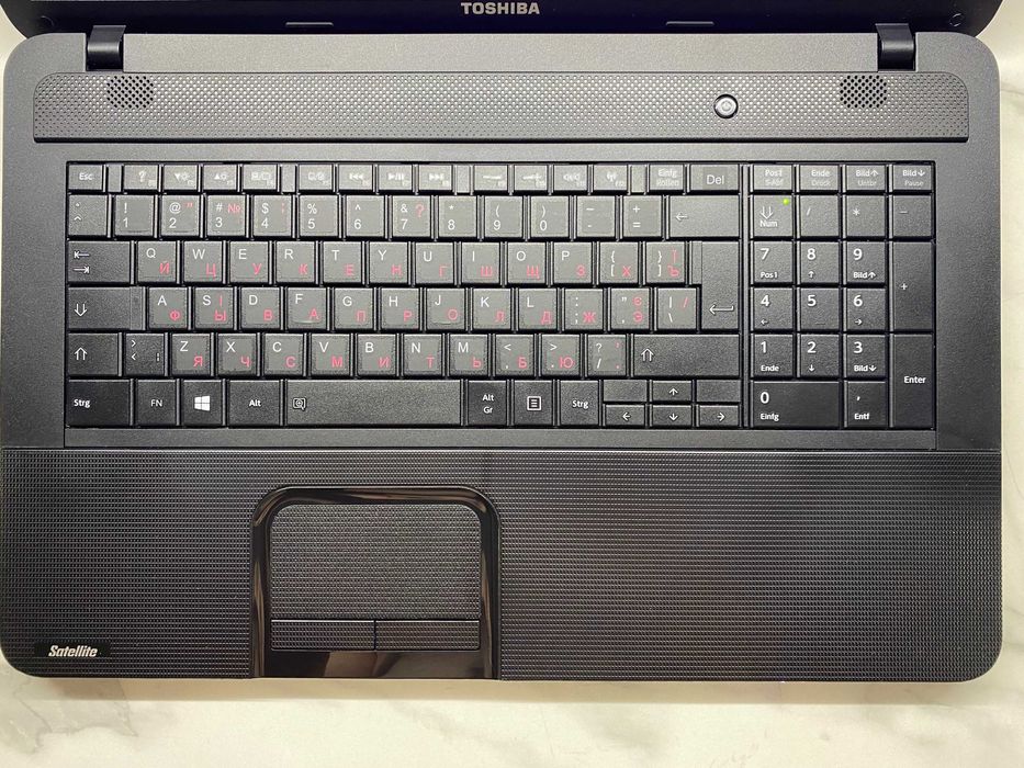 Toshiba Satellite C870D AMD E1-1200/4Gb ОЗУ/HDD 250Gb/17'' супер стан