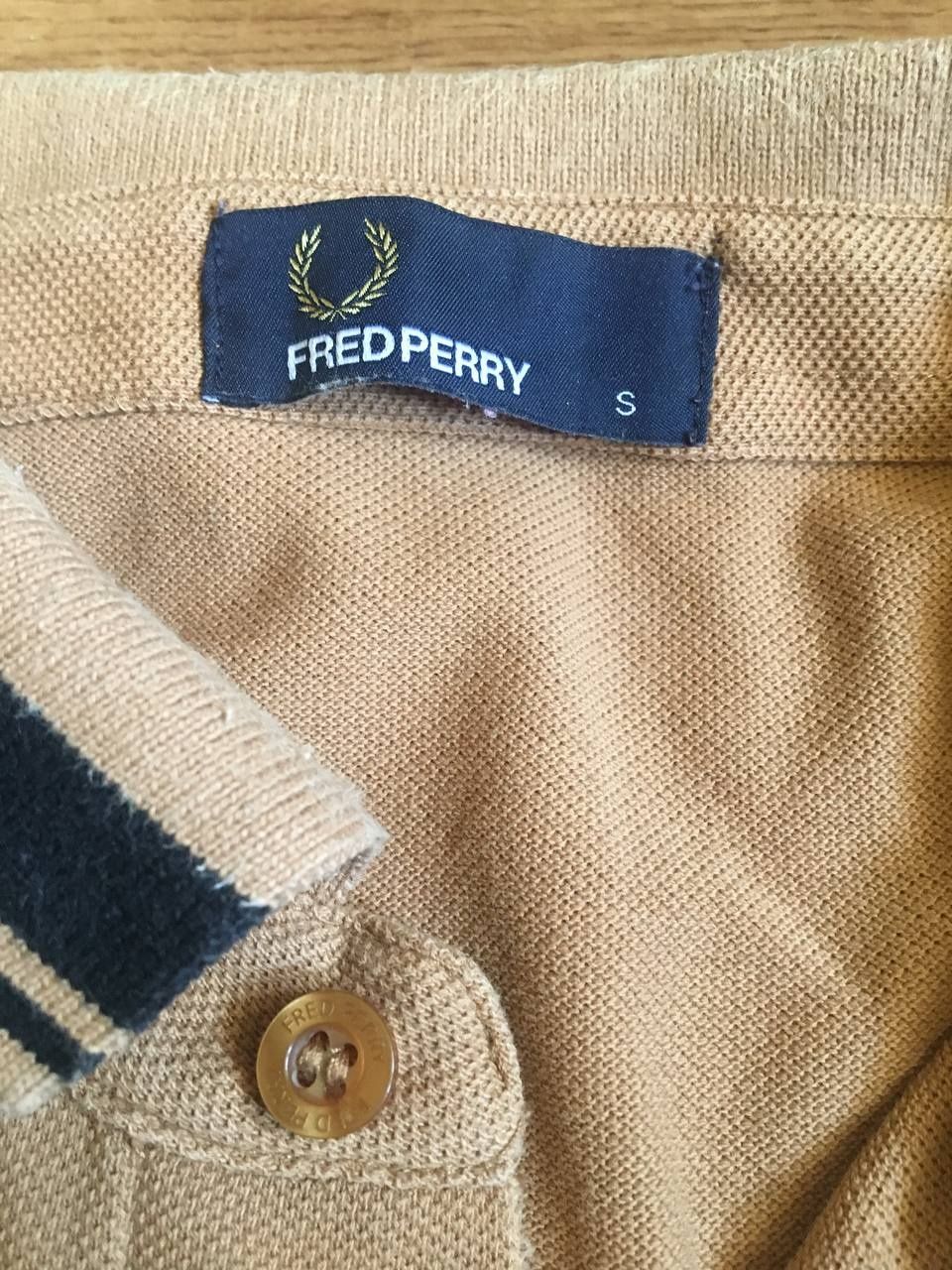 Футболка "Fred Perry" у розмірі S