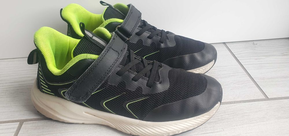Buty sportowe dla chłopca  ,rozmiar 34, wkładka 21 cm