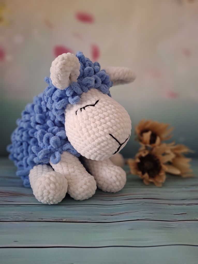 Śpiącą owieczka amigurumi