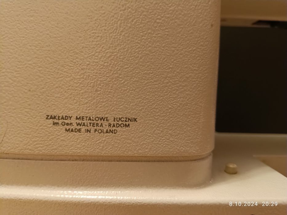 Maszyna do szycia Singer.