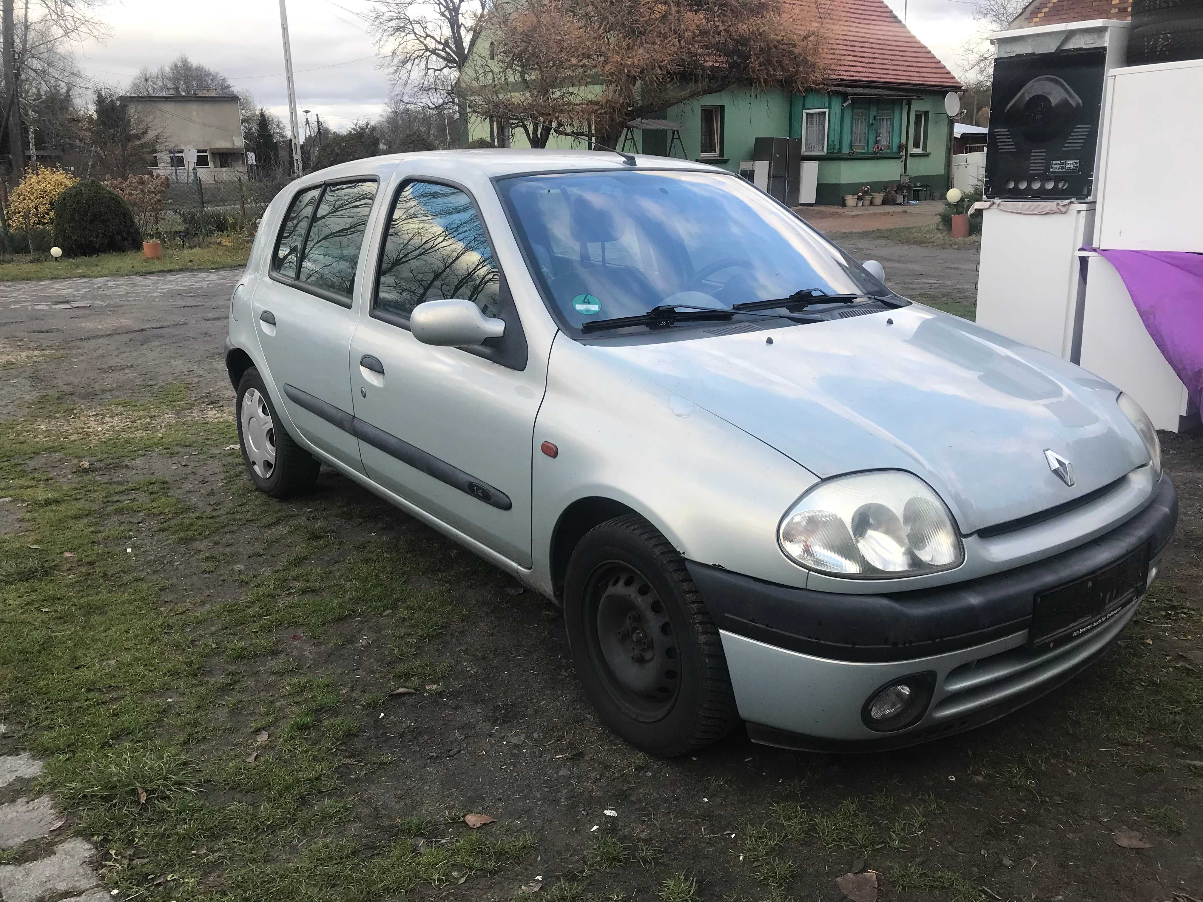 рено кліо 2/капот  renault clio 2