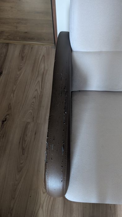 Fotele w dobrym stanie !!!