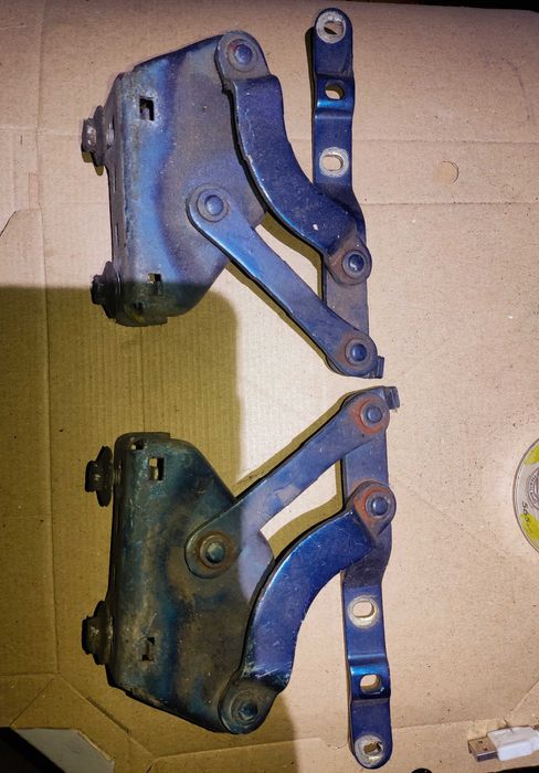 Петлі капота Fiat Lancia Dedra
