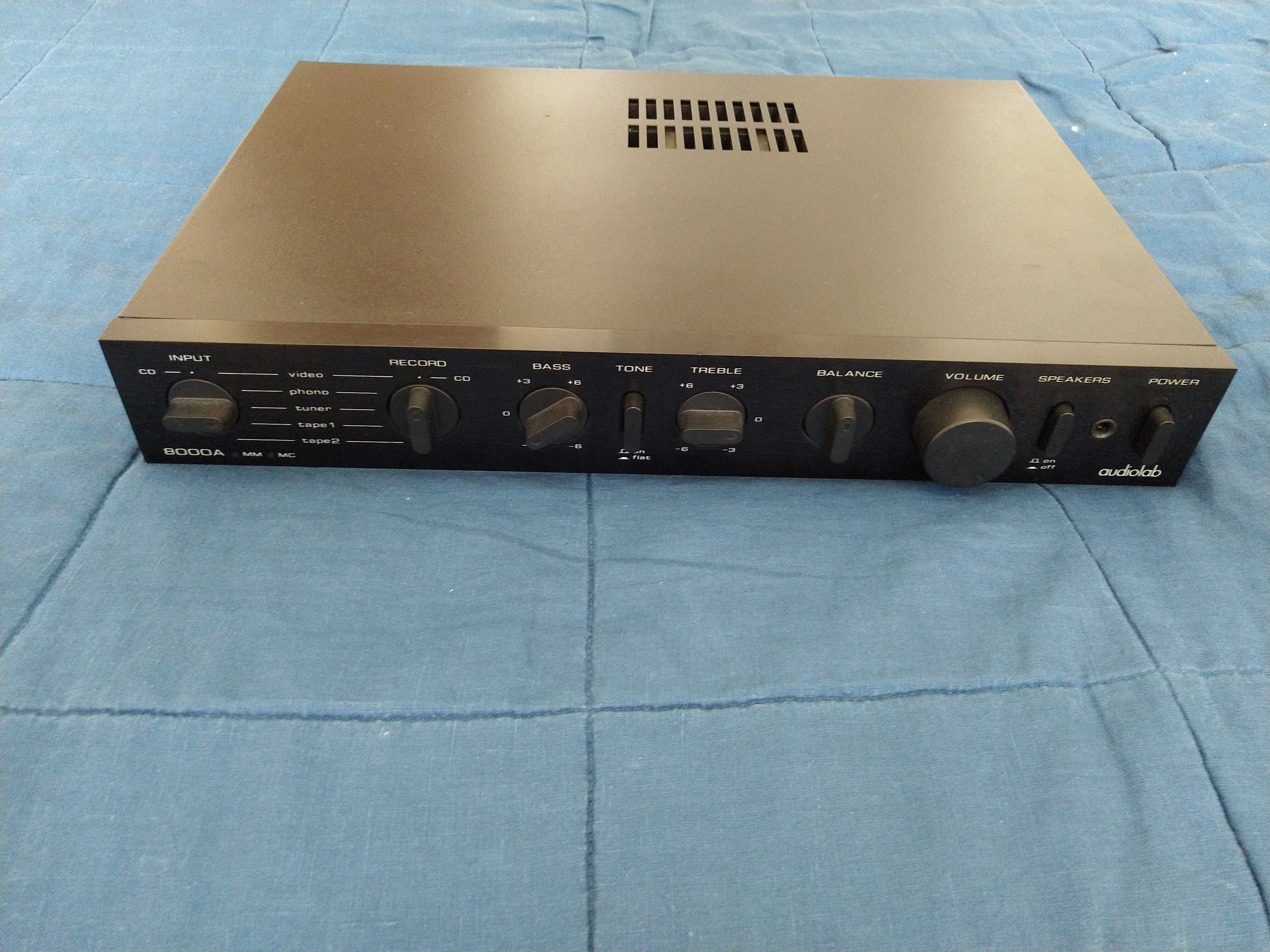 Amplificador Audiolab 8000A